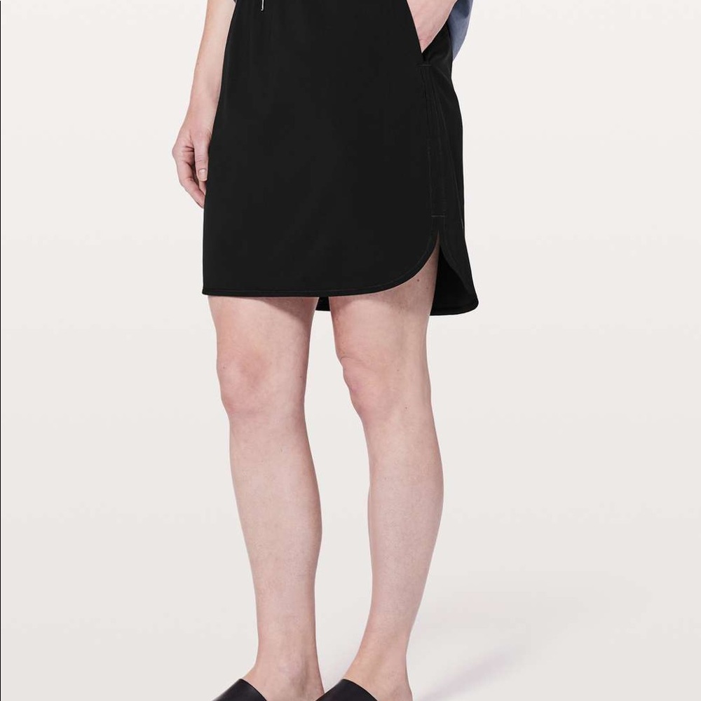 NWOT 2 pair Lululemon On the Fly Skirt - Picture 5 of 5